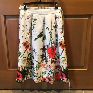 Nancy Yang Floral skirt